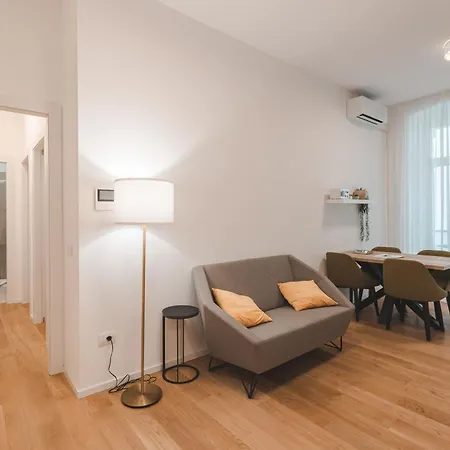 Stylish In The Center Of - Station - Wifi-netflix Apartment *