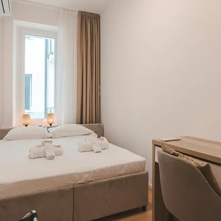 Stylish In The Center Of - Station - Wifi-netflix Apartment Trieste