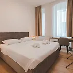 Stylish In The Center Of - Station - Wifi-netflix *