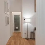 Stylish In The Center Of - Station - Wifi-netflix