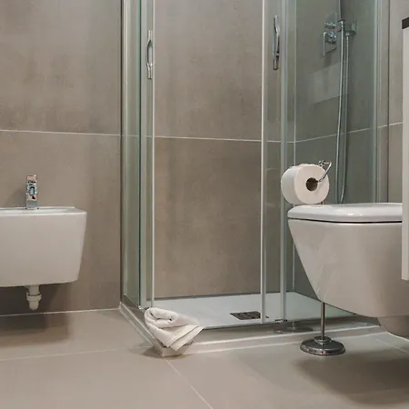 Stylish In The Center Of - Station - Wifi-netflix