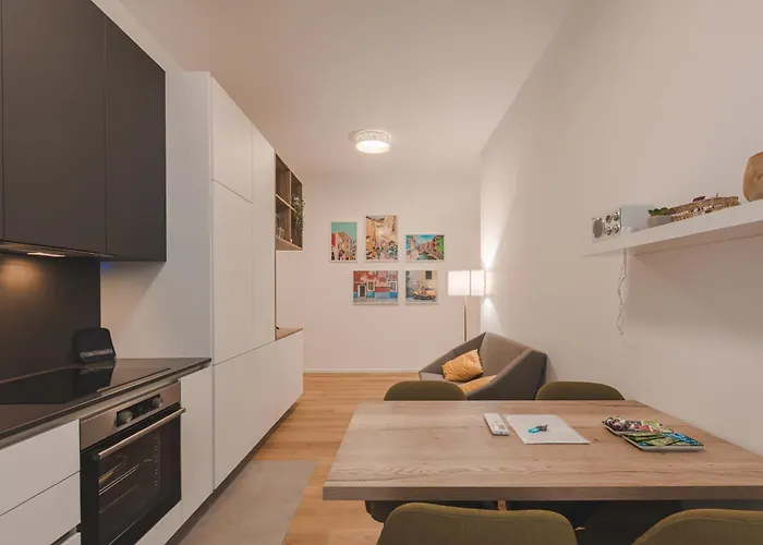 Stylish In The Center Of - Station - Wifi-netflix * Trieste
