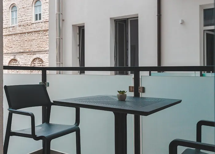 Stylish In The Center Of - Station - Wifi-netflix Apartment